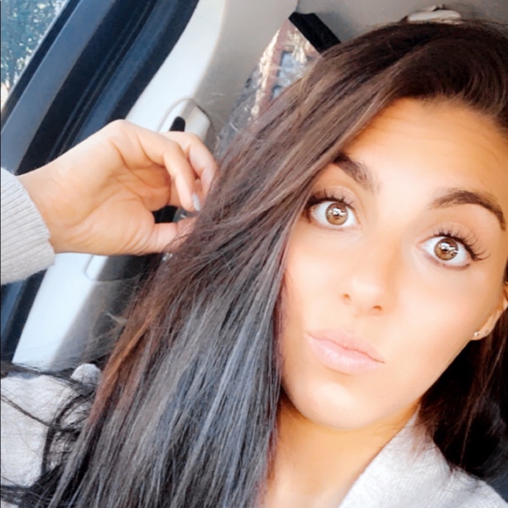 Meet your Posher, Carly